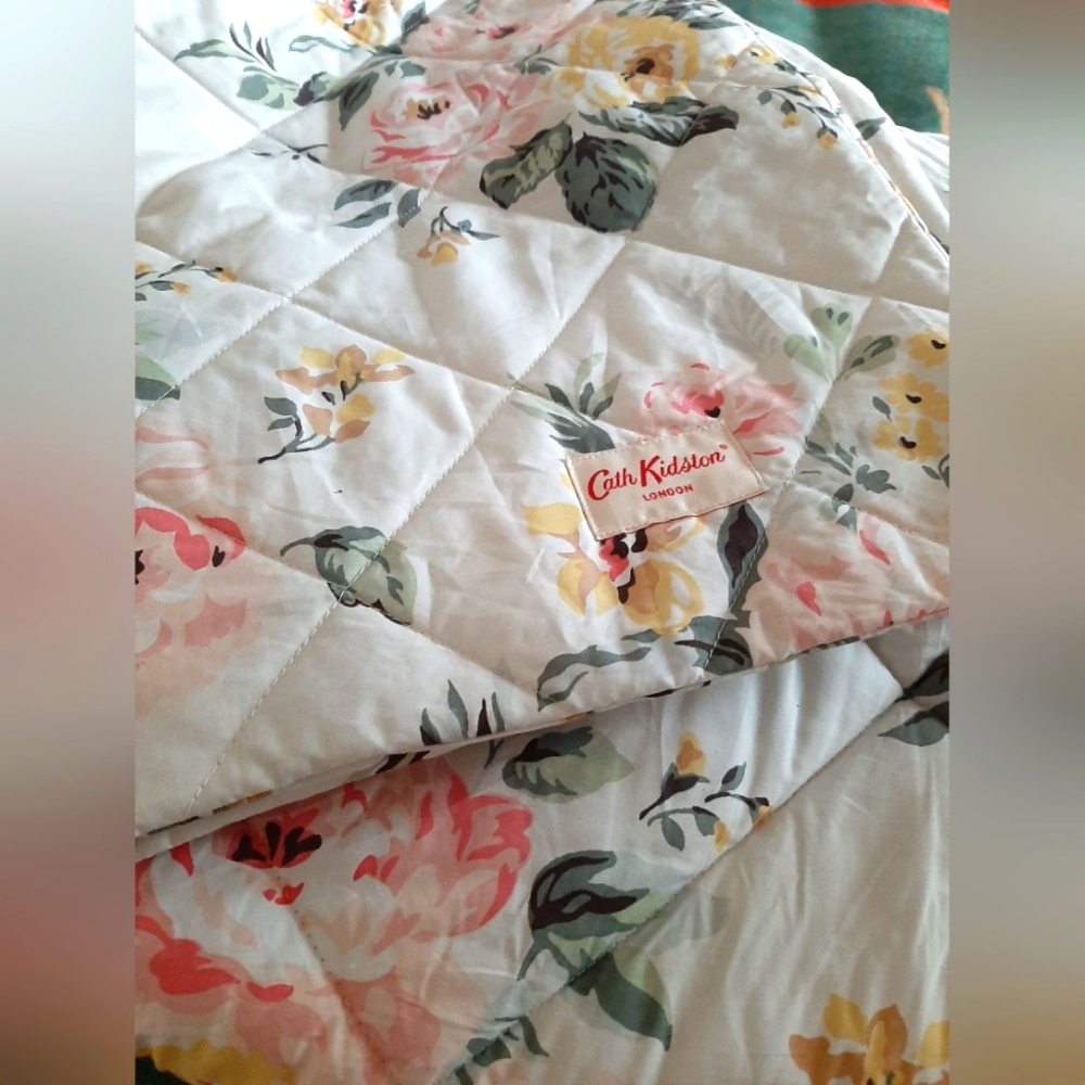 Cath Kidston Vintage Bunch Multicolored Floral Queen Comforter Set 90”x90” NEW - Picture 2 of 3